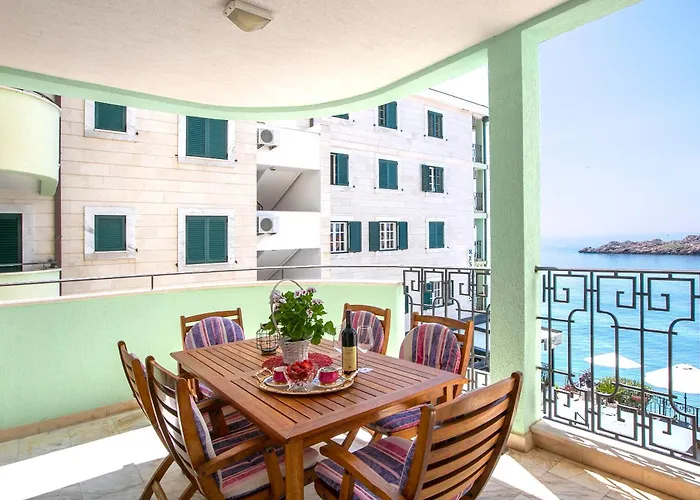 Montesan Luxury Apartments Beach Front