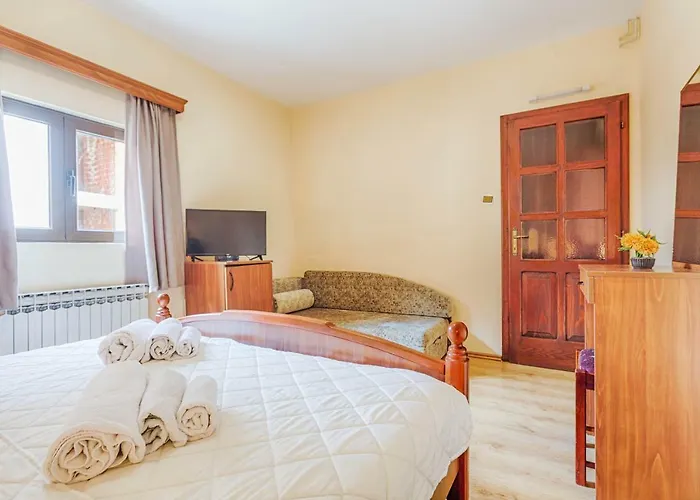 Mali Milocer Bay Accommodation